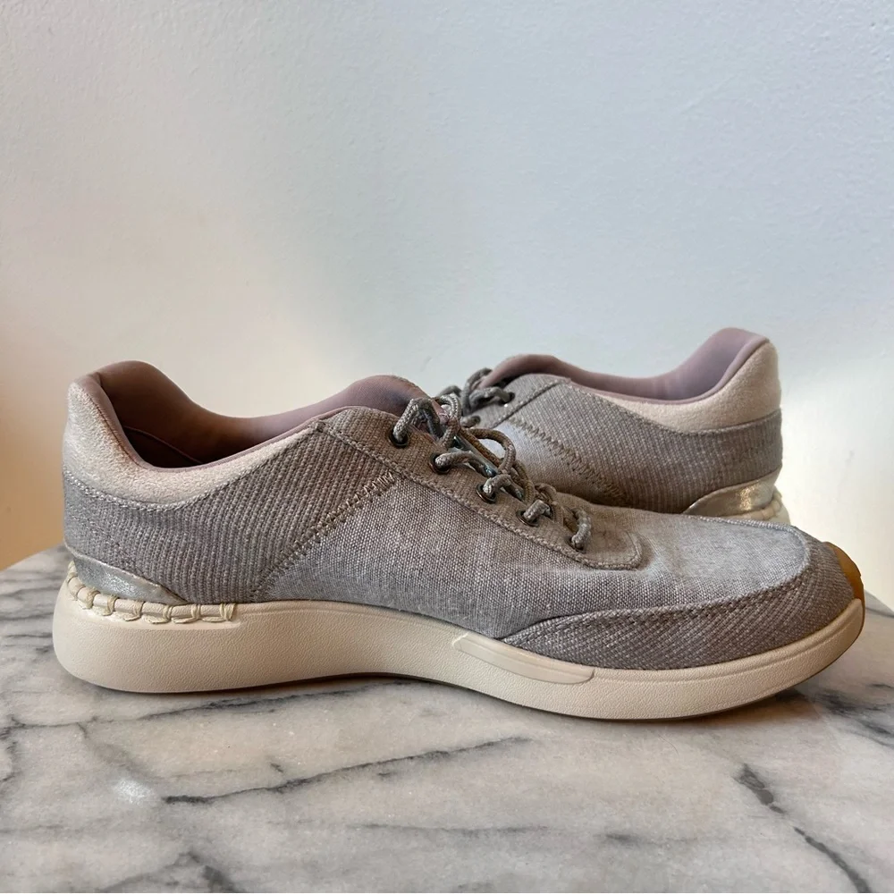 Toms Women's Gray and Tan Sneakers